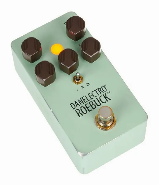 Danelectro Roebuck Distortion, footswitch in primo piano