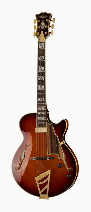 DAngelico Excel SS Soho Amaretto Burst inquadrato di fronte su sfondo neutro
