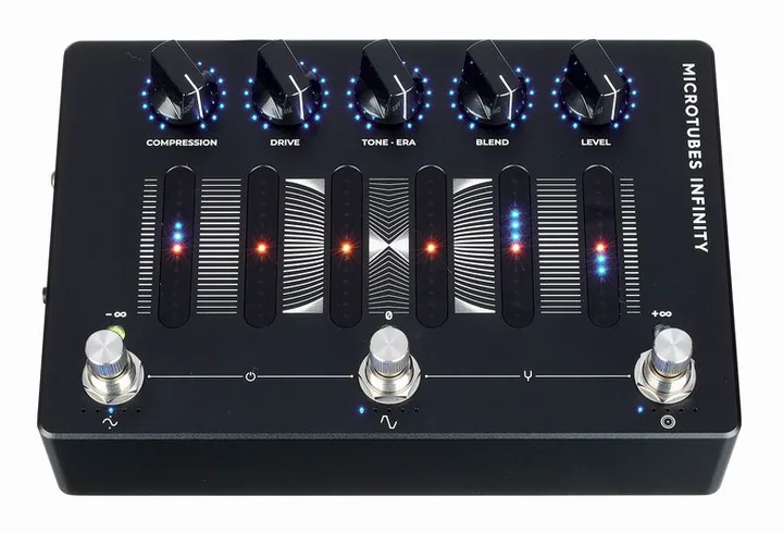 Darkglass Microtubes Infinity, led e interruttore a pedale