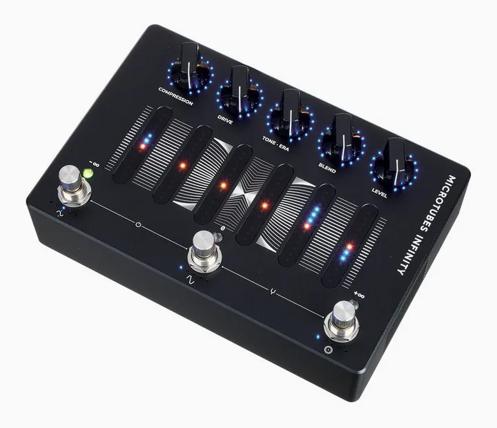 Darkglass Microtubes Infinity, led e interruttore a pedale