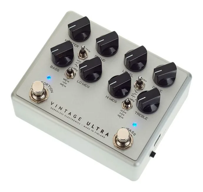 Darkglass Vintage Ultra v2 Aux in primo piano frontale