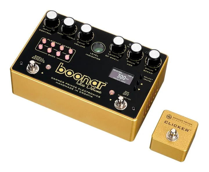 Dawner Prince Boonar Tube Deluxe Echo, footswitch in primo piano