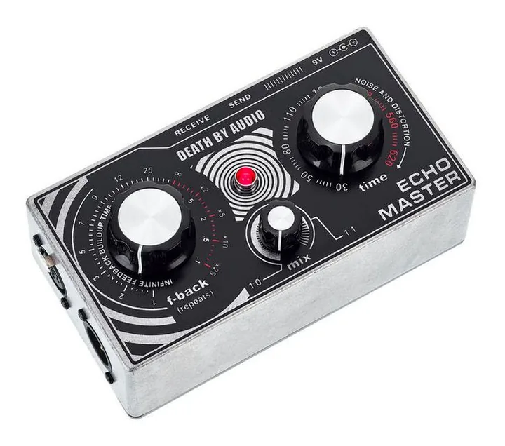 Death by Audio Echo Master, manopole viste dall'alto
