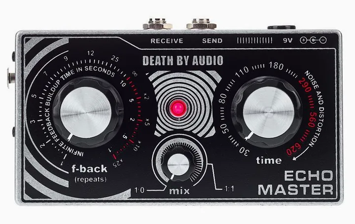 Death by Audio Echo Master, manopole viste dall'alto