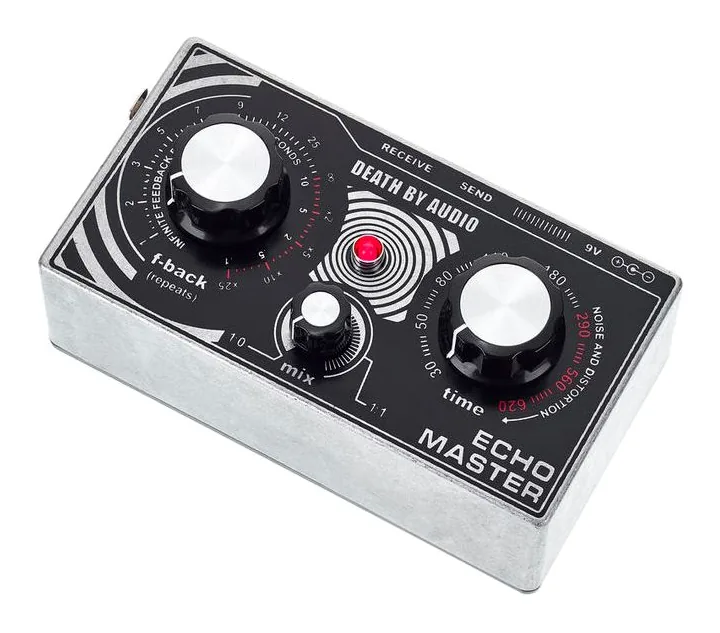 Death by Audio Echo Master visto di fronte