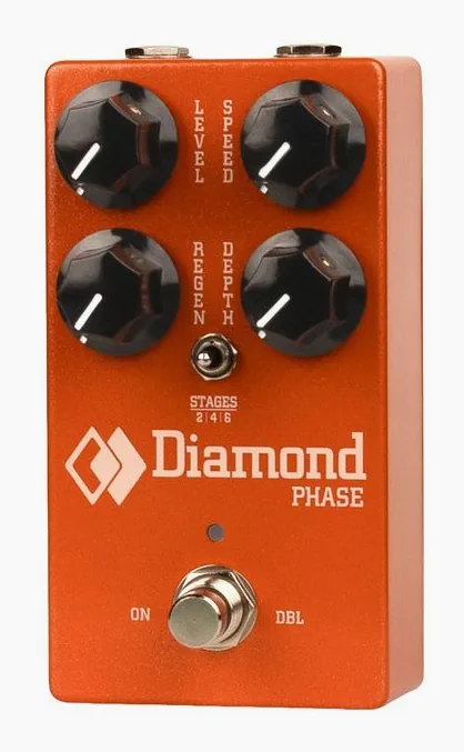 Diamond Phase inquadrato di fronte su sfondo neutro