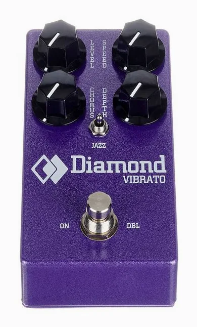 Diamond Vibrato, ingressi e uscite laterali