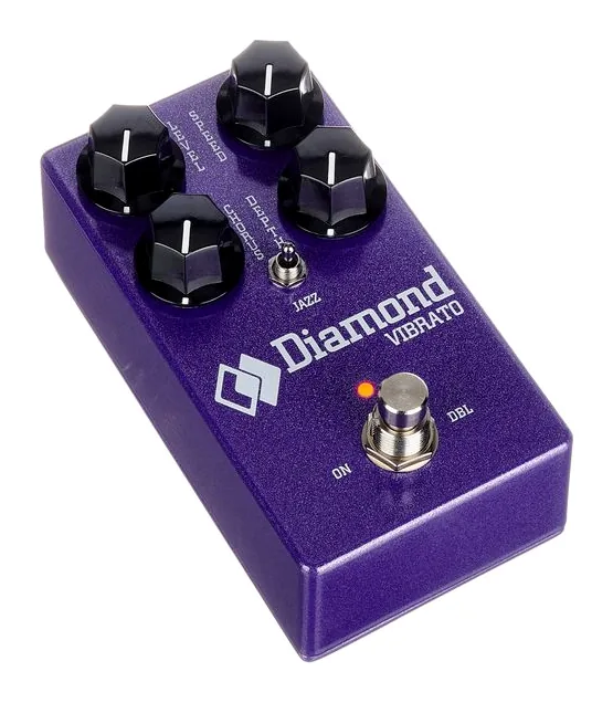 Diamond Vibrato, footswitch in primo piano