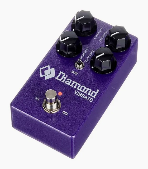 Diamond Vibrato fotografato frontalmente