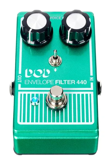 Digitech DOD Envelope Filter 440, footswitch in primo piano