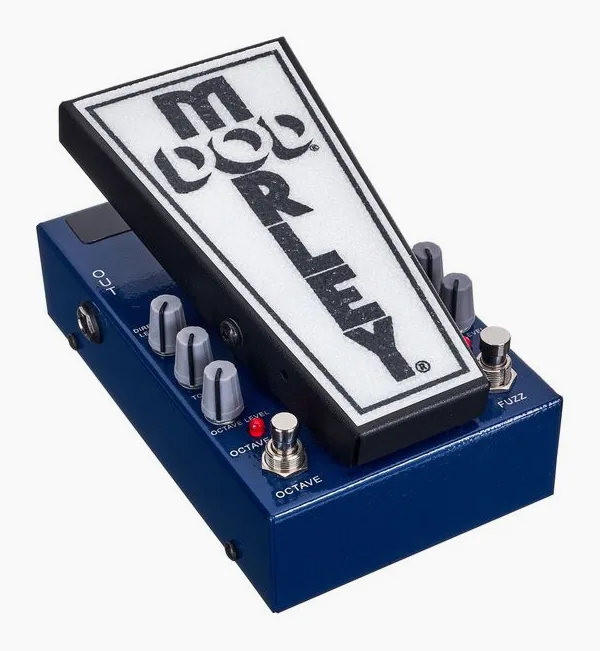 Digitech DOD Wha-Octa-Fuzz Pedal, footswitch in primo piano