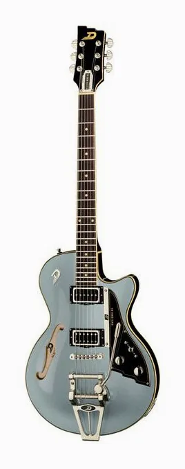 Duesenberg Starplayer TV CAB fotografato frontalmente