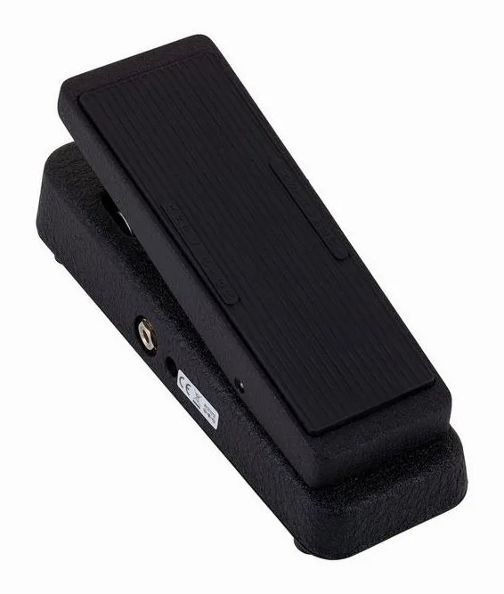 Dunlop Clyde McCoy Cry Baby Wah, connettori sul retro dell'unita