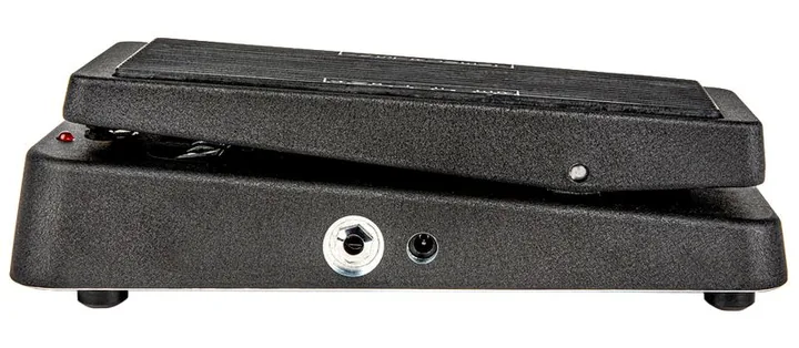 Dunlop Cry Baby 535 Reissue Wah, footswitch in primo piano