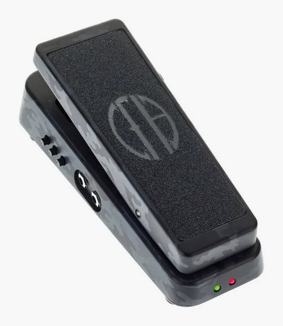 Dunlop Dimebag Cry Baby Wah, footswitch in primo piano