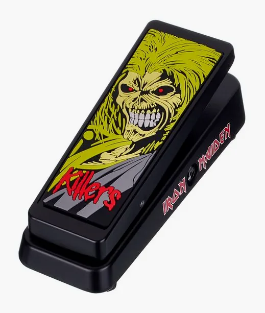 Dunlop Iron Maiden Killers Cry Baby inquadrato di fronte su sfondo neutro