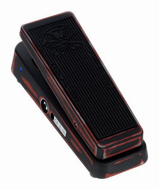 Dunlop Slash Cry Baby Classic, footswitch in primo piano