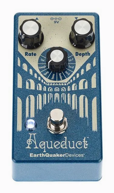 EarthQuaker Devices Aqueduct - Vibrato, ingressi e uscite laterali