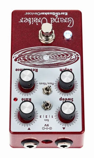 EarthQuaker Devices Grand Orbiter V3, ingressi e uscite laterali