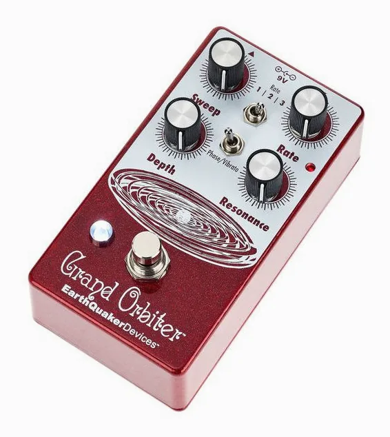 EarthQuaker Devices Grand Orbiter V3 in primo piano frontale