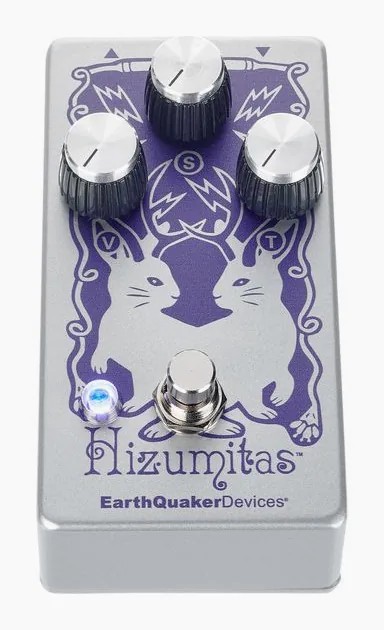 EarthQuaker Devices Hizumitas, footswitch in primo piano
