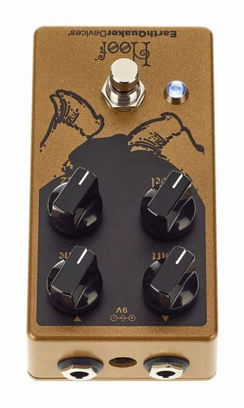 EarthQuaker Devices Hoof V2, footswitch in primo piano