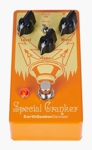 EarthQuaker Devices Special Cranker, footswitch in primo piano