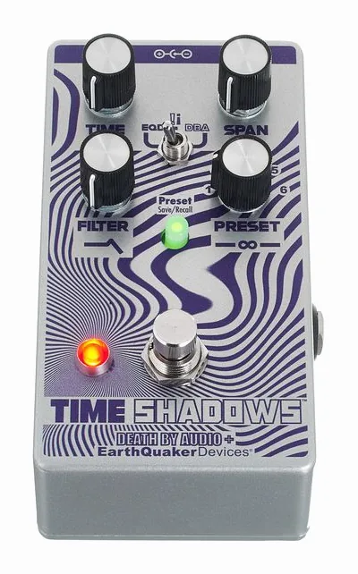 EarthQuaker Devices Time Shadows II Multi-Delay, footswitch in primo piano