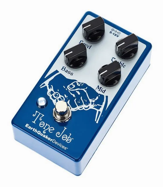 EarthQuaker Devices Tone Job V2 EQ & Booster inquadrato di fronte su sfondo neutro
