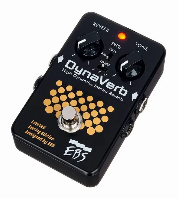 EBS DynaVerb Limited Spring Ed. inquadrato di fronte su sfondo neutro