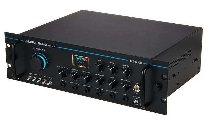 Echo Fix EF-X3R Chorus Echo Black inquadrato di fronte su sfondo neutro