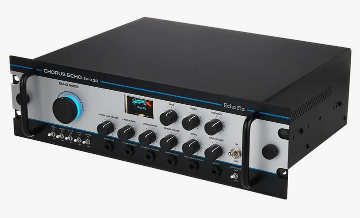 Echo Fix EF-X3R Chorus Echo Silver visto di fronte