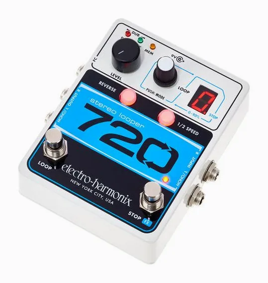 Electro Harmonix 720 Stereo Looper in primo piano frontale