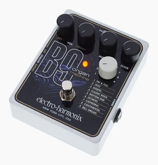 Electro Harmonix B9 Organ Machine, footswitch in primo piano