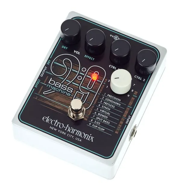 Electro Harmonix BASS9 Bass Machine in primo piano frontale