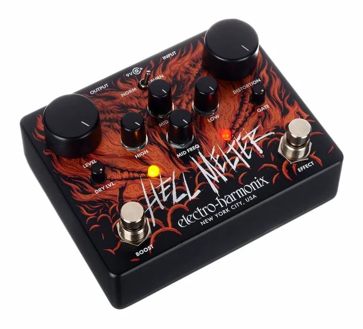 Electro Harmonix Hell Melter Distortion, footswitch in primo piano