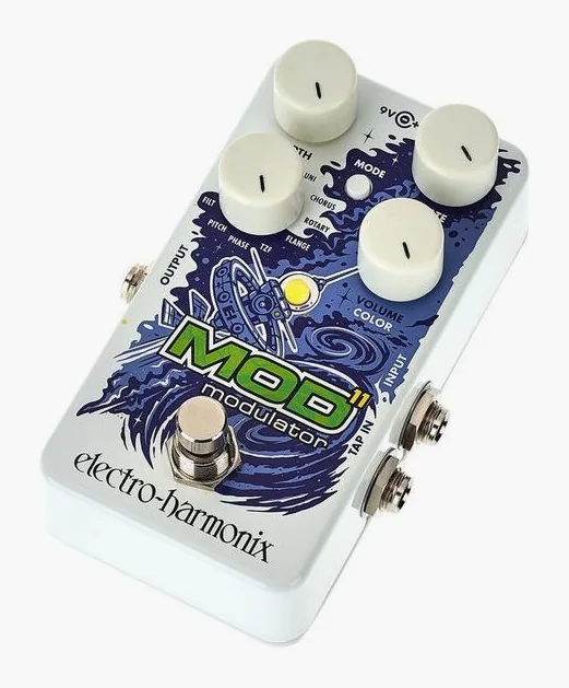Electro Harmonix Mod 11 Modulator, footswitch in primo piano