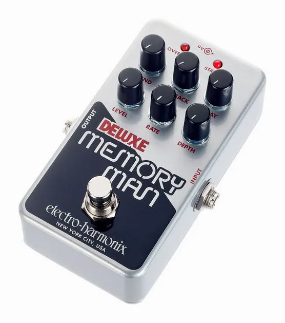 Electro Harmonix Nano Deluxe Memory Man fotografato frontalmente