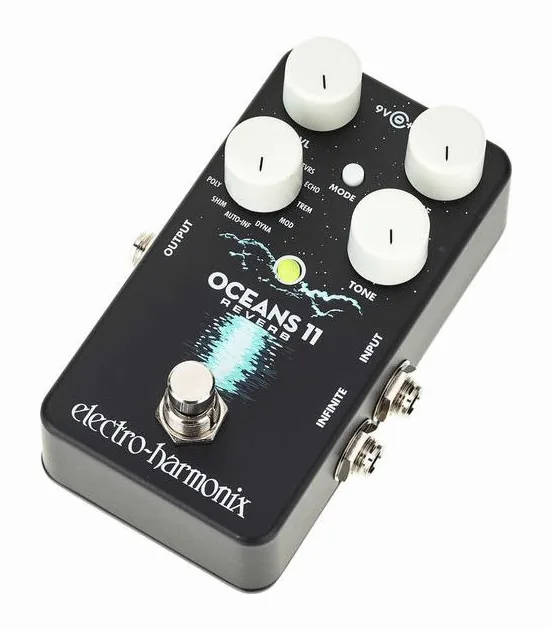 Electro Harmonix Oceans 11 Reverb fotografato frontalmente