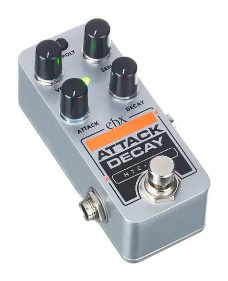 Electro Harmonix Pico Att. Decay Tape Rev. Sim., footswitch in primo piano