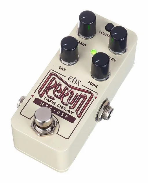 Electro Harmonix Pico Rerun Tape Delay inquadrato di fronte su sfondo neutro
