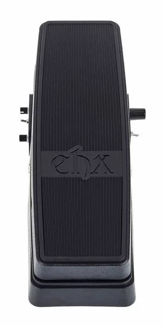 Electro Harmonix Slammi Plus Pitch Shifter, footswitch in primo piano