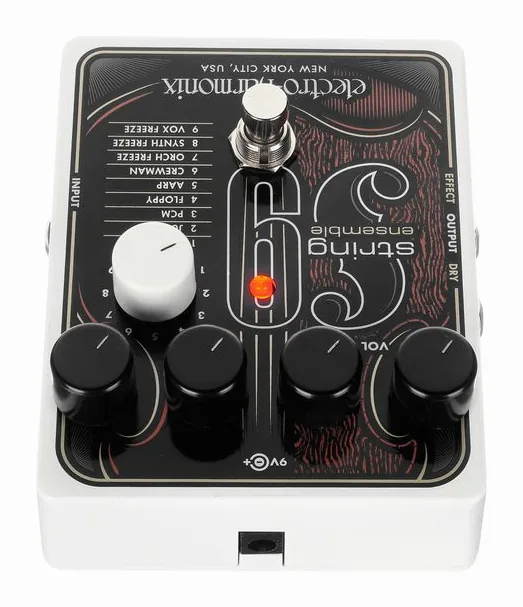 Electro Harmonix String9 String Ensemble, ingressi e uscite laterali