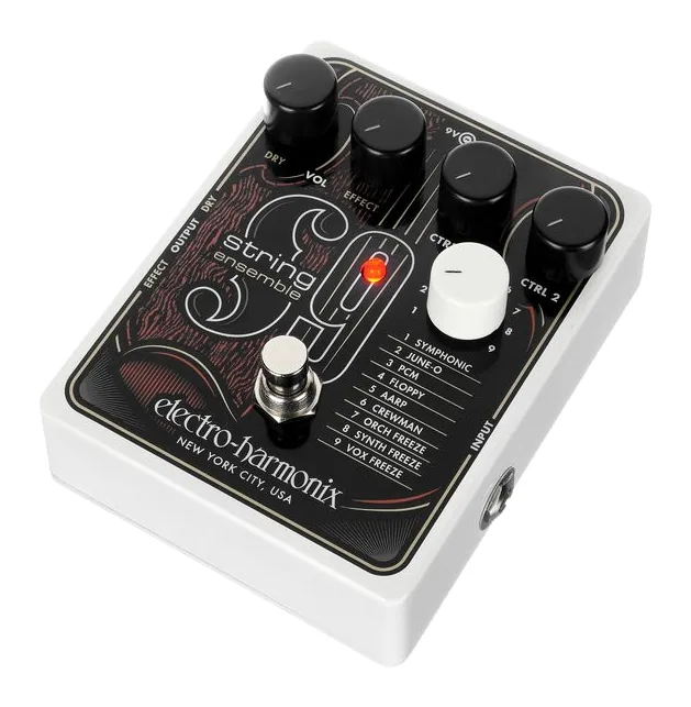 Electro Harmonix String9 String Ensemble in primo piano frontale