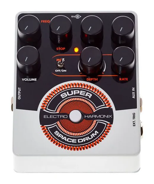 Electro Harmonix Super Space Drum, connettori sul retro dell'unita