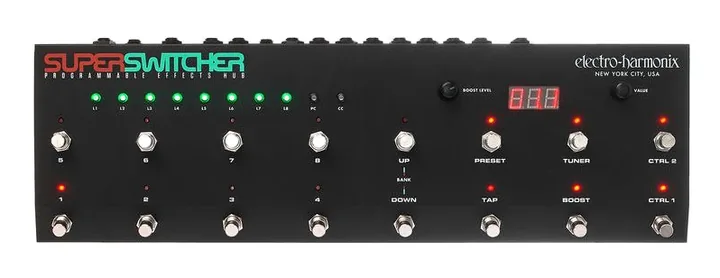 Electro Harmonix Super Switcher, footswitch in primo piano