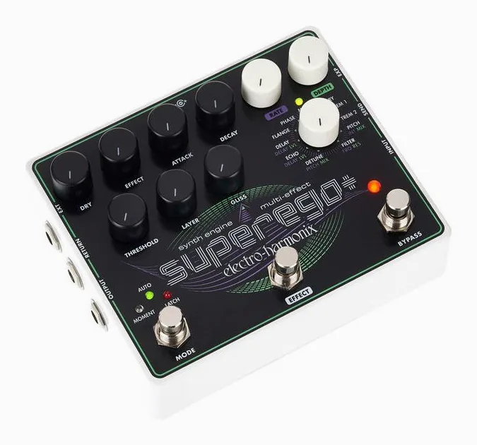 Electro Harmonix Superego Plus, connettori sul retro dell'unita