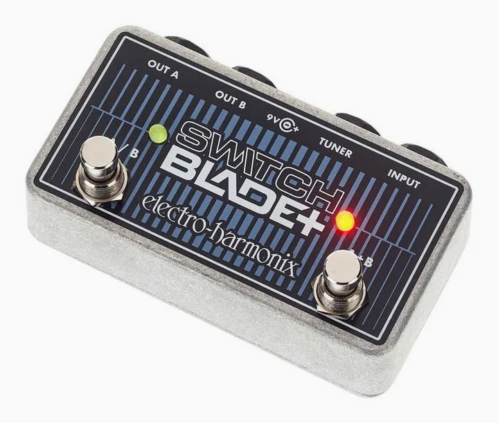 Electro Harmonix Switchblade Plus, footswitch in primo piano