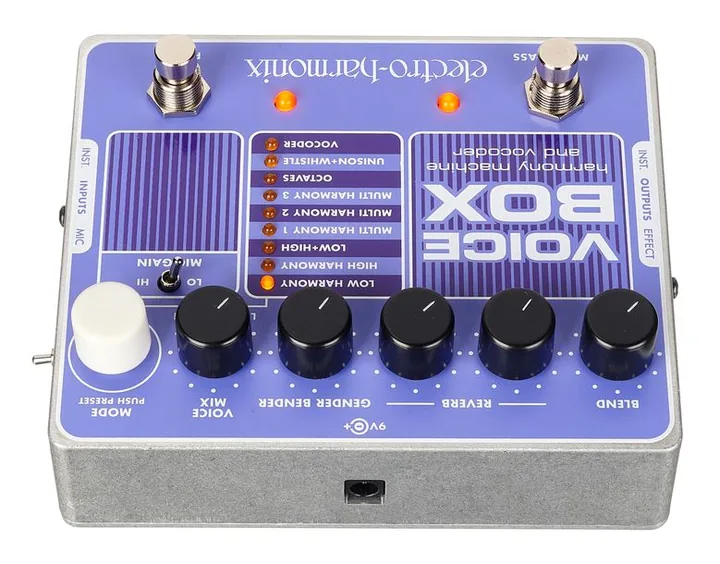Electro Harmonix Voice Box, footswitch in primo piano
