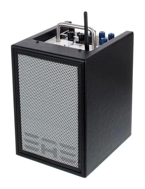 Elite Acoustics A1-4 Acoustic Amplifier MKII fotografato frontalmente